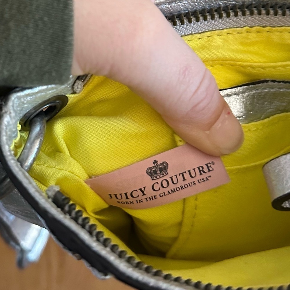 juicy couture silver 2000’s Y2K vtg 100% leather wristlet bag - Picture 6 of 7